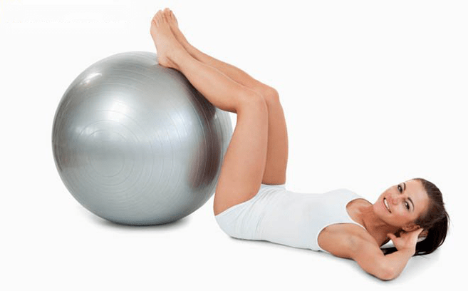 Exercicios cunha bola de exercicio para varices